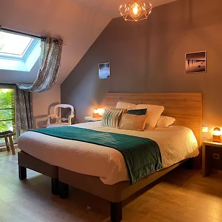 Отель Logis-hotel-restaurant La Gentilhommiere Artres