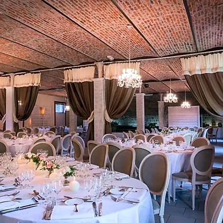 Logis-hotel-restaurant La Gentilhommiere ホテル アルトル