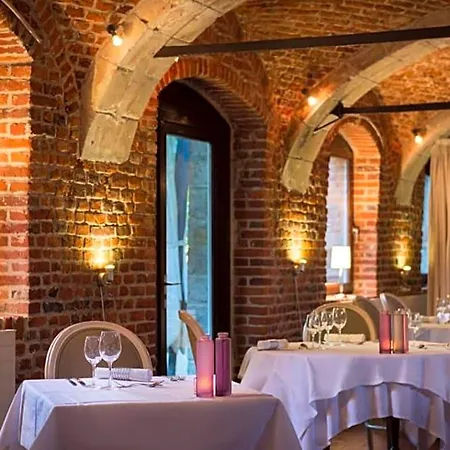 Logis-hotel-restaurant La Gentilhommiere ホテル アルトル