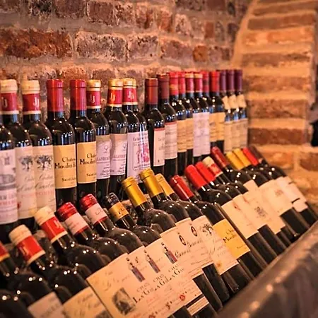 Logis-hotel-restaurant La Gentilhommiere ホテル 3*